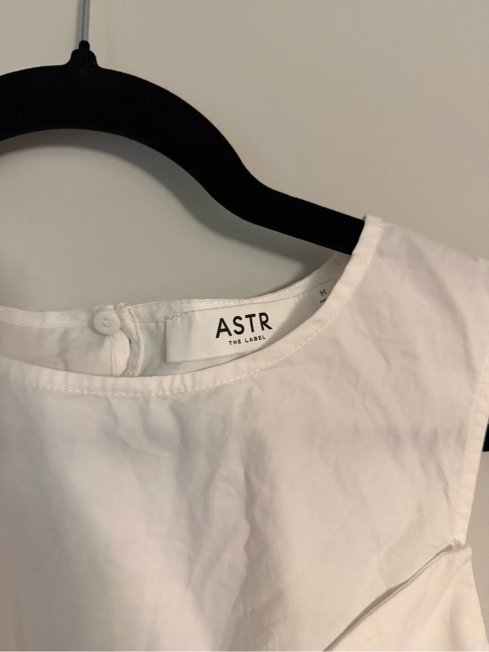 ASTR the label Isela twist White Twist-Sleeveless Top - Picture 5 of 9